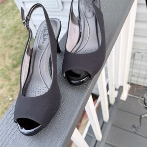 Life Stride Black Open-Toe Slingback Heels